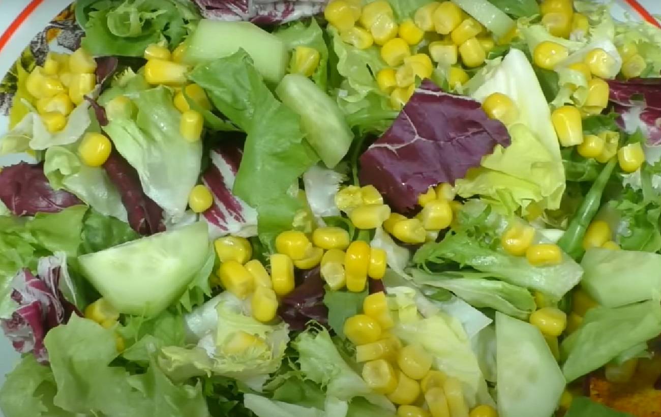 Новогодние салаты без мяса: 5 рецептов к зимнему празднику